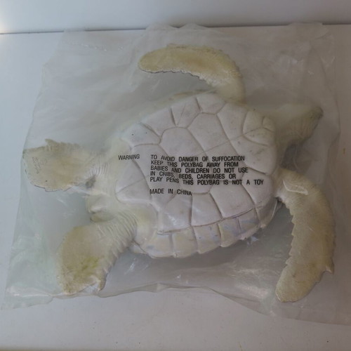 AAA Sea Turtle Animal Figurine new, sealed