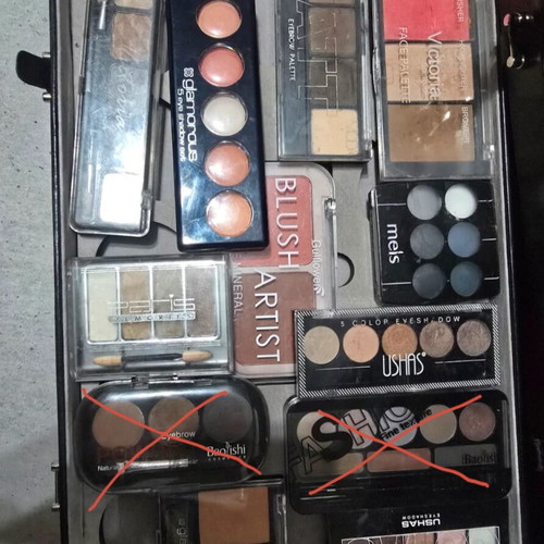 Eyeshadow palettes for eyebrows and blush like new