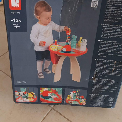 Activity table for children over 12 months, like new