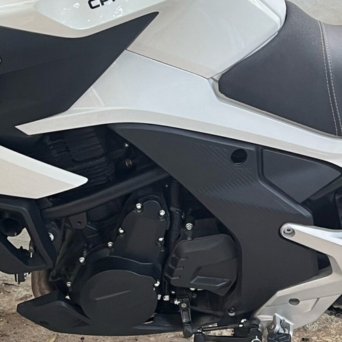 CFmoto 700MT sport motorcycle like new, 700 cc, manual, white, 2024