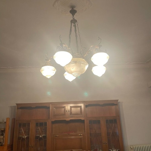 Chandelier like new, functional