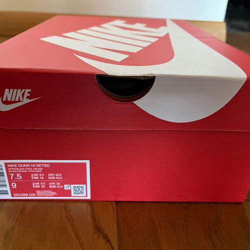 Nike Dunk Panda sneakers new, size 40.5, black and white