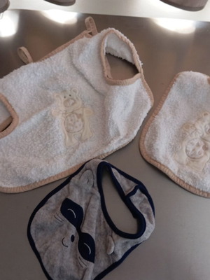 Baby bibs like new, set of 3, Carter's