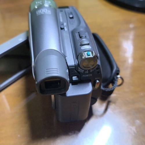 Sony Handycam video camera new with Carl Zeiss lens and 20x optical zoom