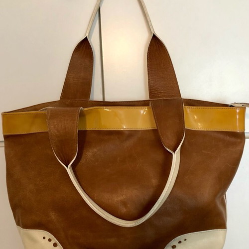 Longchamp shoulder bag used, camel leather with white patent details