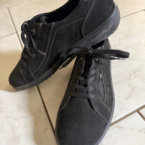 Women's black leather suede athletic shoes like new size 40