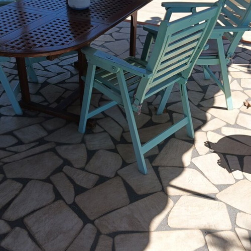 Dining table with 4 chairs like new, boiled wood for outdoor use