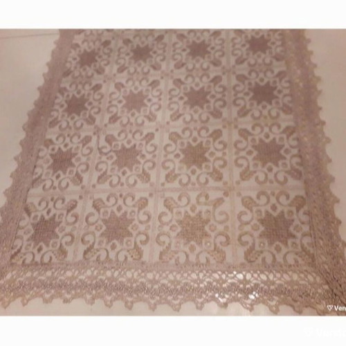 Table runner ecru with gold embroidery and lace edge like new