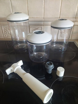 Vacu Products Dutch vacuum container set, unused