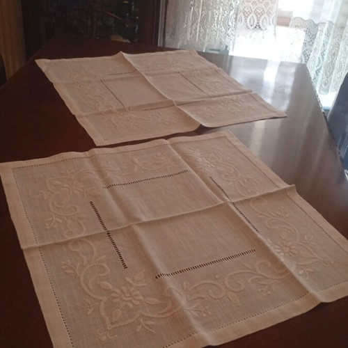 Handmade embroidery set on fine linen, 7 pieces, new