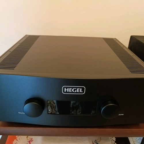 Ενισχυτής Hegel H590 σαν καινούργιος