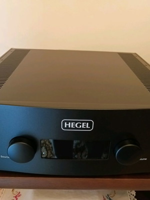 Ενισχυτής Hegel H590 σαν καινούργιος