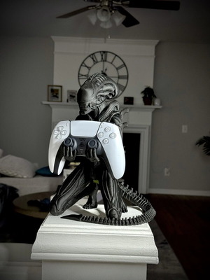 Alien Controller Stand new, printed design