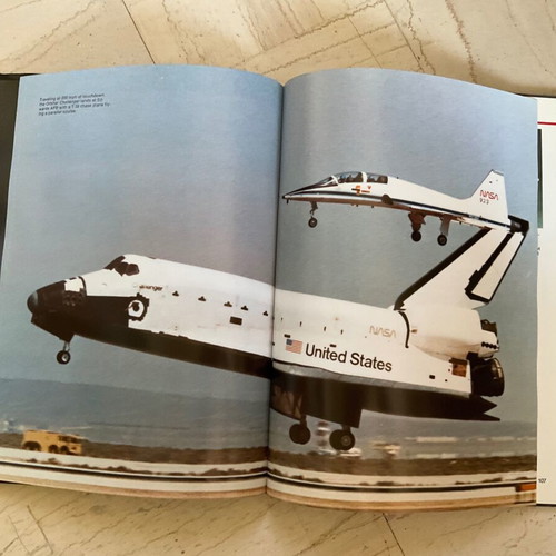 Space Shuttle book like new, Bison Books 1989