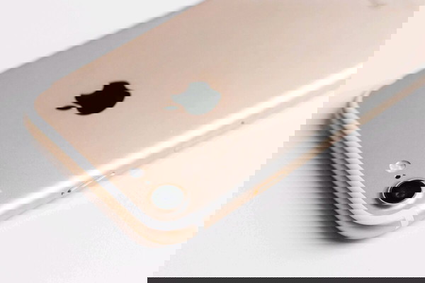 iphone 7 plus 128GB με κουτί,θήκη προστασίας και φορτιστή