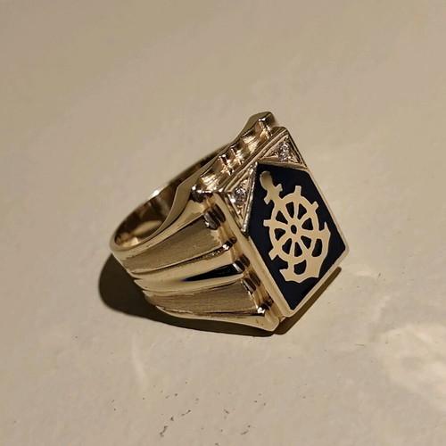 Gold men's ring 14k like new with enamel and anchor design