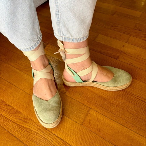 De.bour espadrilles size 40 like new, handmade leather mint color