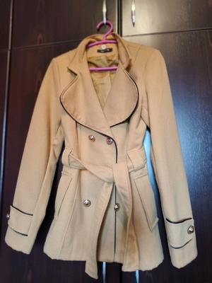 Women's coat with belt and buttons like new, mustard, size small