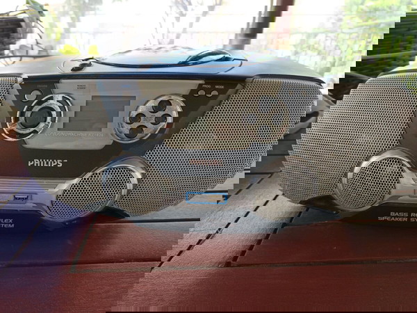 1 CD PLAYER PHILIPS