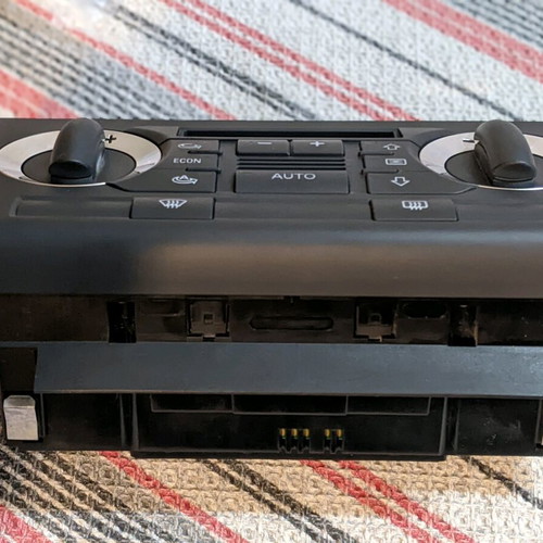 Audi A3 8P air conditioning console like new for 2 din