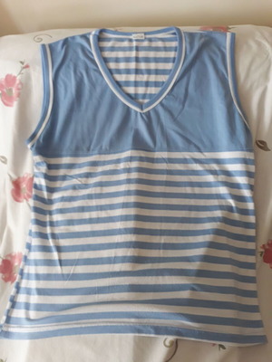 Sleeveless women's blouse top with V-neck, like new, white and turquoise, size XXXL
