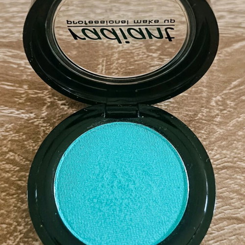 Radiant eyeshadow like new, pale green pearly