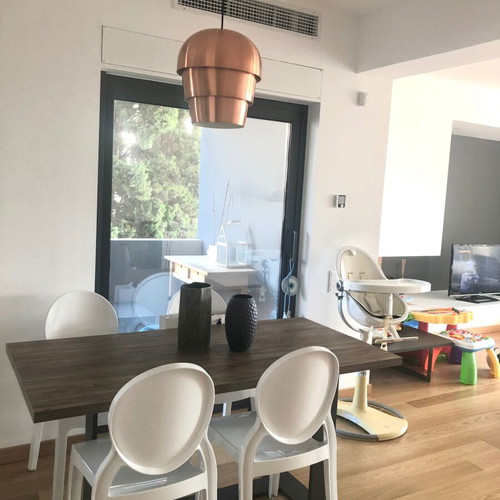 Plexiglass dining chairs like new, pack of 4 white