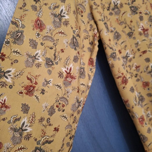Attrattivo tunic floral size large, like new, mao collar
