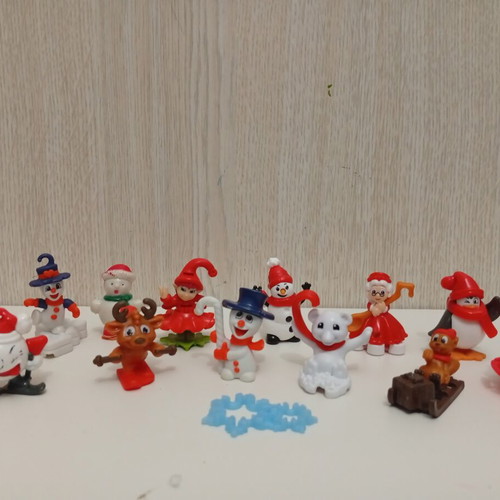 Kinder Surprise Joy Christmas figures used, set