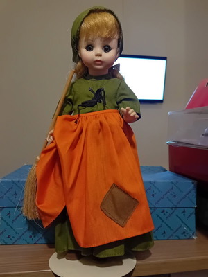 Madame Alexander Cinderella doll like new