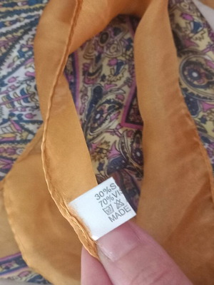 Μεγάλο μαντήλι-φουλάρι 70% βισκόζη, 30% μετάξι, σαν καινούργιο