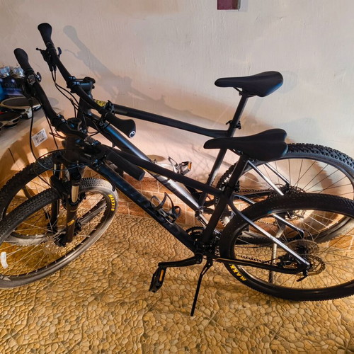 Specialized Pitch 27.5" L mountain bike new, disc brakes, suspension