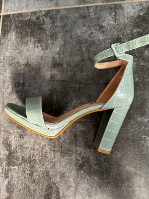 NIO NIO high-heeled sandals croco leather size 39 like new turquoise