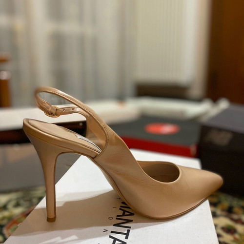 Nude pumps new, pointed toe with 10cm heel Sofia Manta