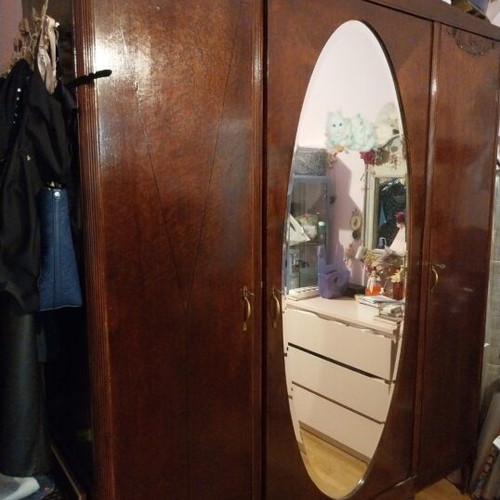 Wardrobe solid walnut used, dimensions 180x214x54 cm