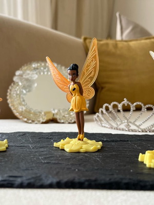 Princesses figures like new, set of 3 for decoration