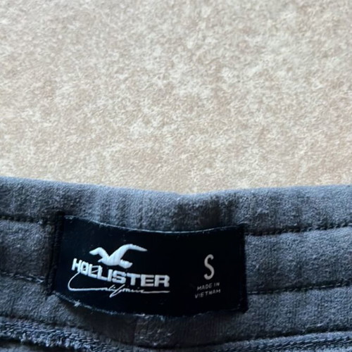 Hollister men's shorts gray small like new