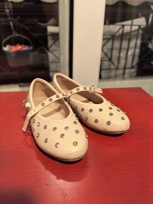 Ballerinas beige nude with studs size 31, lightly used