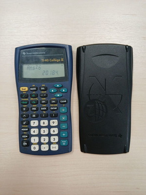 Texas Instruments TI-40 Collège II calculator used, LCD, 2 lines