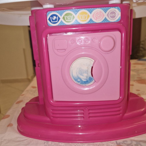 Children's kitchen playset like new with pot, knife, and fork