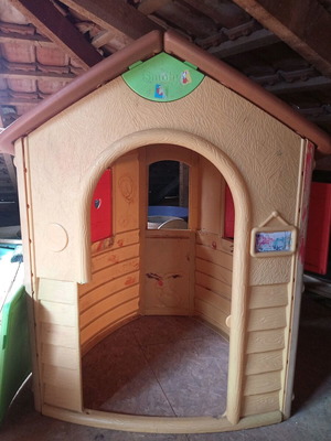 Smoby children's playhouse used with damages