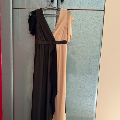 Women's dresses size Medium like new