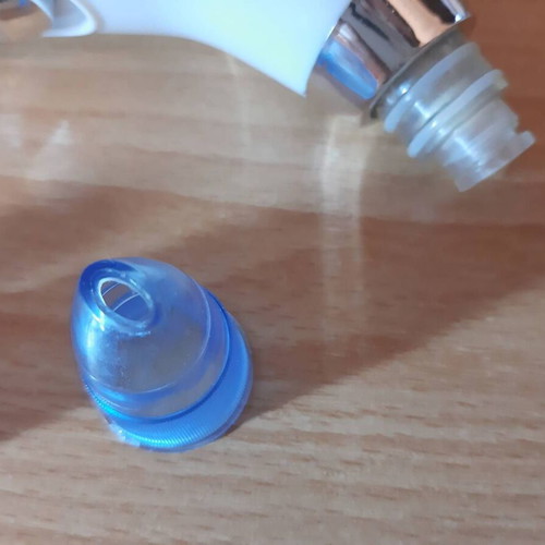 Facial cleansing device like new with 4 heads