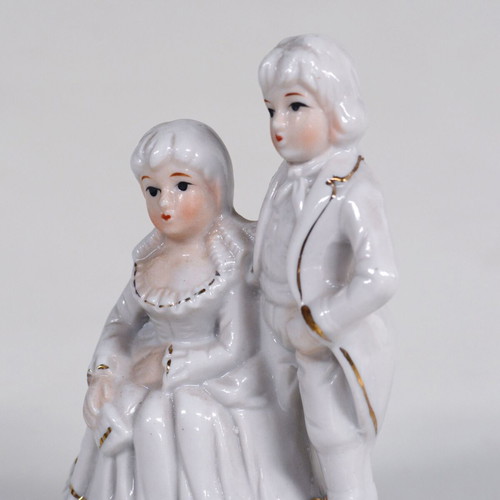 Porcelain decorative couple used, romantic moment of the '80s