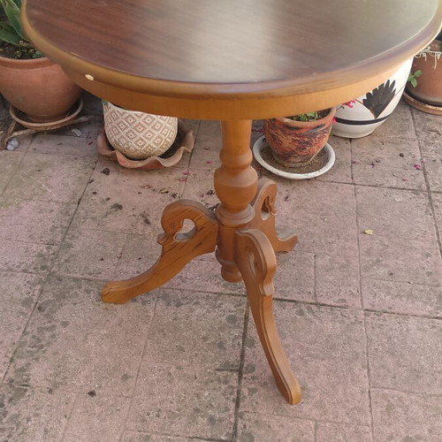 Wooden side table like new, diameter 55cm, height 60cm