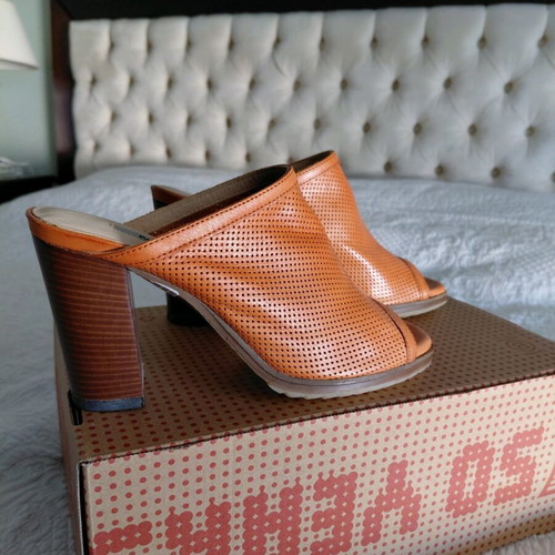 Manas mules like new, tan leather, 9cm heel, size 39