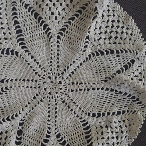 Handmade lace doily crochet used, white, circular 30-32 cm
