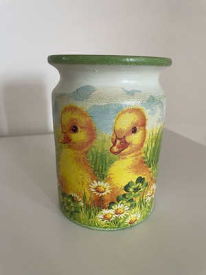 Ceramic vase used with vintage duckling image