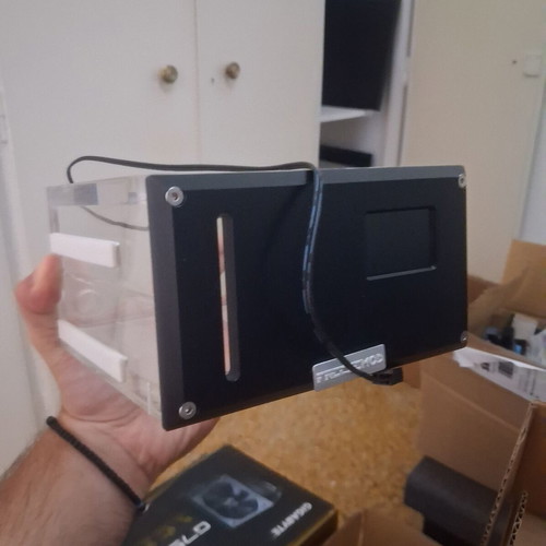 Freezemod 5.25" bay reservoir with LCD display for custom water loop