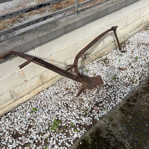 Plow decorative used, aleutri